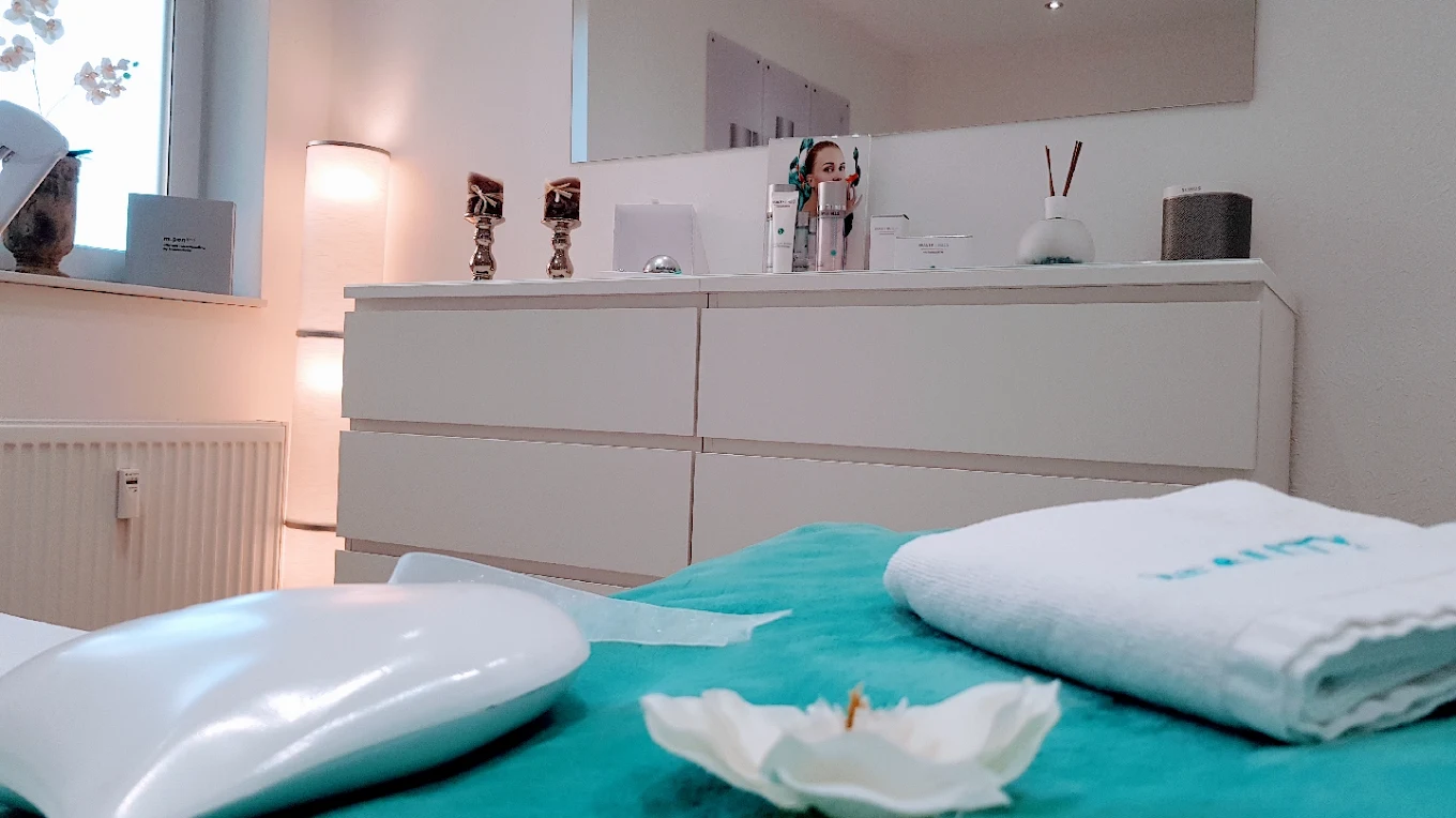 Behandlungsraum bei G-Beauty in Dortmund